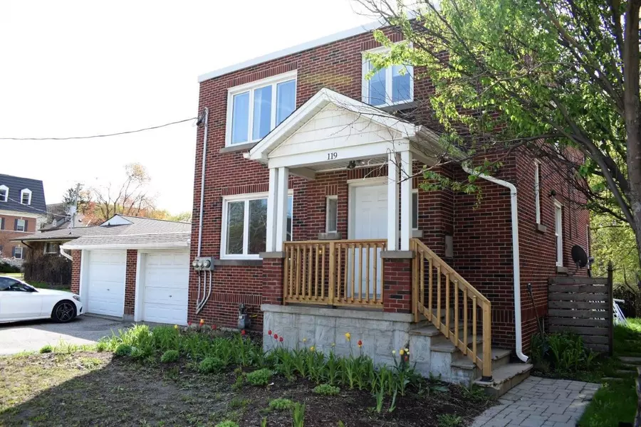 119 Erb ST E #A UPPER, Waterloo, ON N2J 1M1