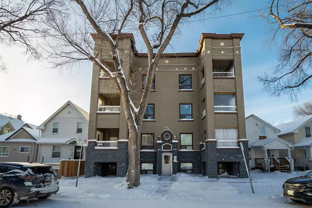 Winnipeg, MB R3G 1T7,290 Beverley ST