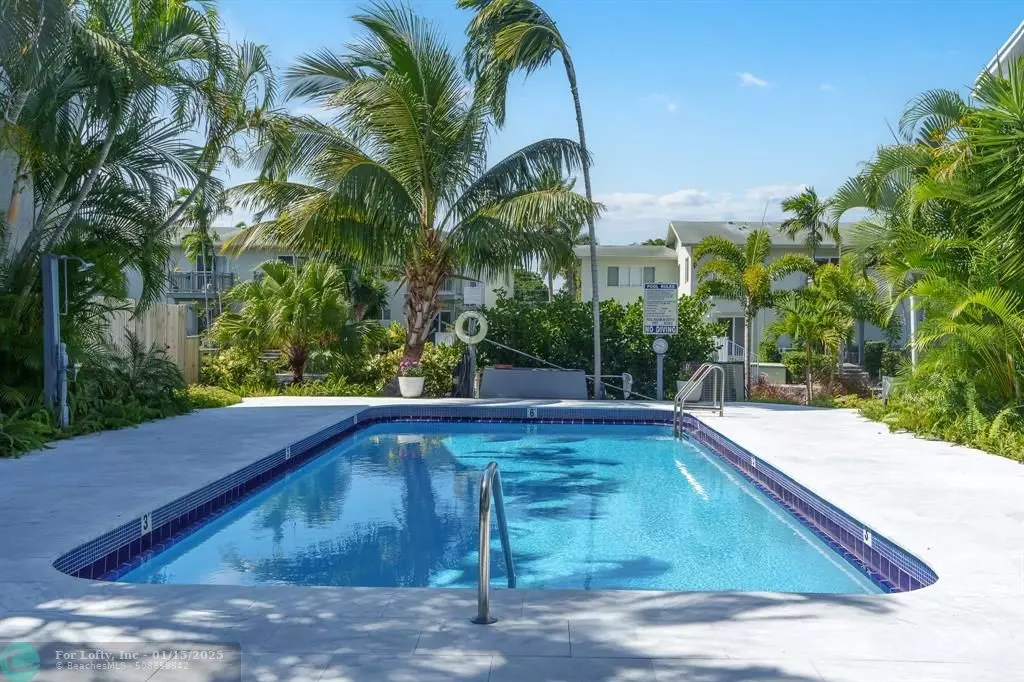 Wilton Manors, FL 33305,643 Kensington Pl  #643