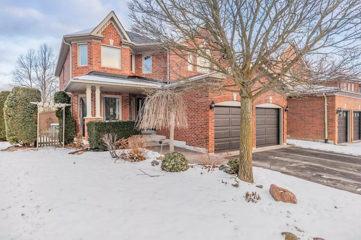 Newmarket, ON L3X 2E1,205 Narinia CRES