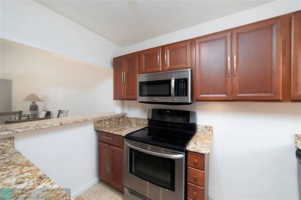 Sunrise, FL 33322,8891 Sunrise Lakes Blvd  #311