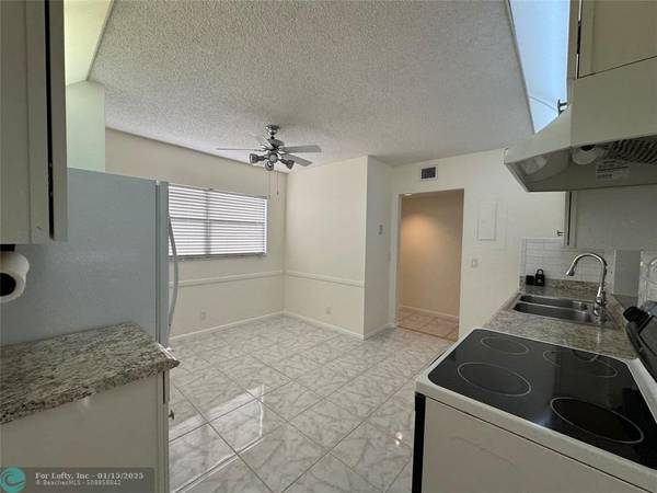 Coconut Creek, FL 33063,1752 Hammock Blvd  #403