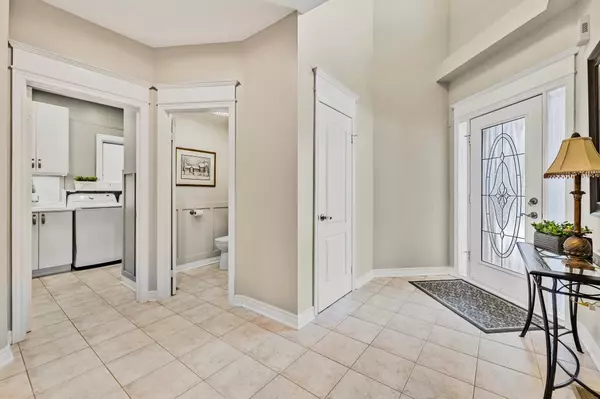 Newmarket, ON L3X 2E1,205 Narinia CRES