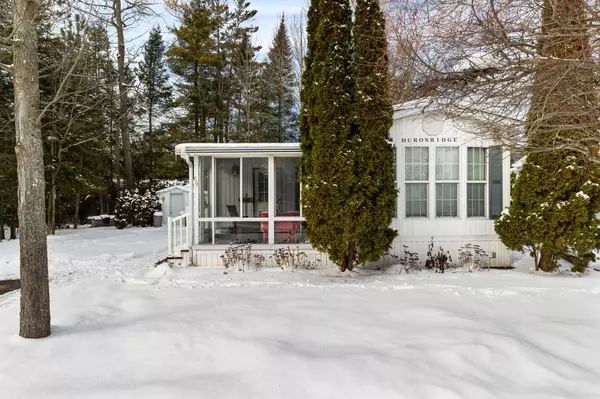 Wasaga Beach, ON L9Z 1X7,59 Topaz ST