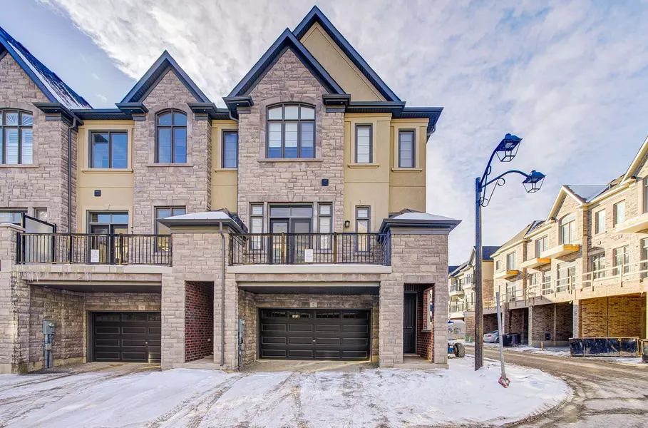 2 Silvermills LN, Markham, ON L6C 3L5