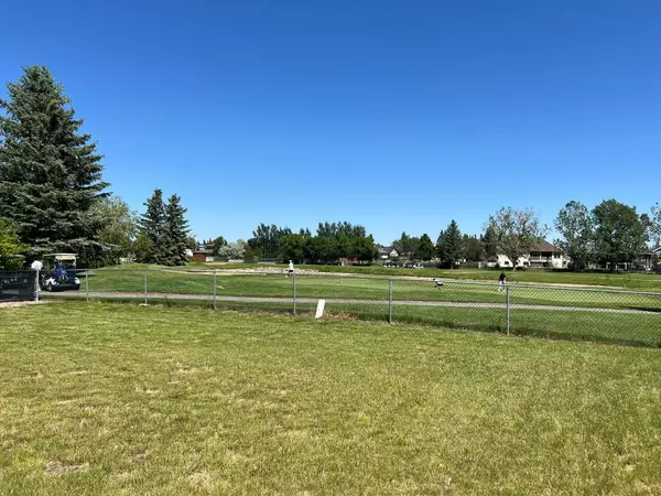 Coaldale, AB T1M 1H1,105 Fairway DR