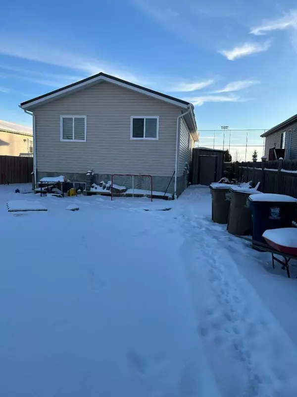 Brooks, AB T1R 1K3,1708 2nd AVE E