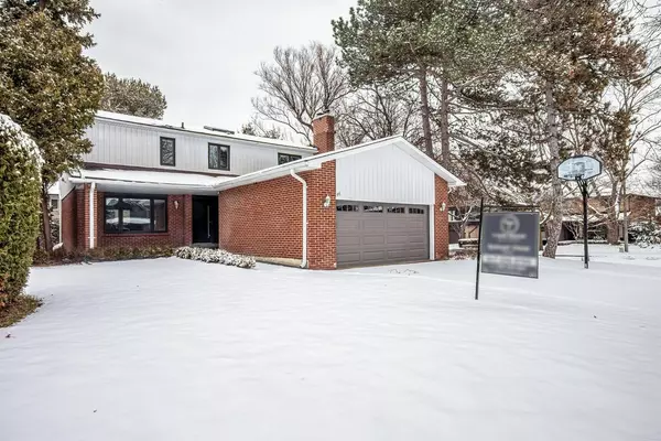 Toronto C13, ON M3B 1N6,44 Tanbark CRES