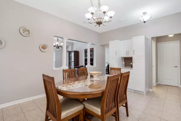 Vaughan, ON L4K 5N4,2506 Rutherford RD #510