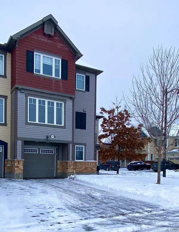 Kanata, ON K2M 0J9,541 Meadowcreek CIR