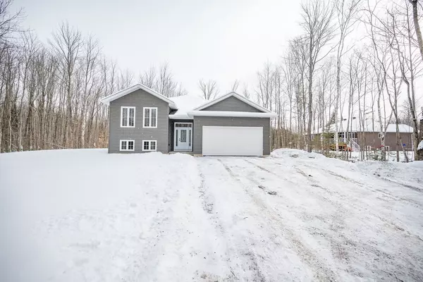 Renfrew, ON K7V 3Z8,116 Storyland RD