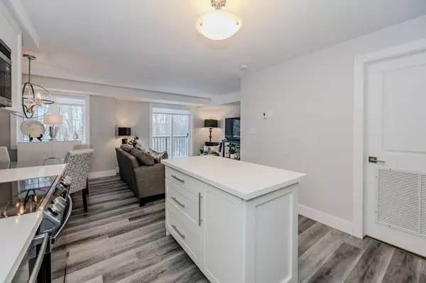 Kitchener, ON N2R 0E2,237 Rachel CRES #C