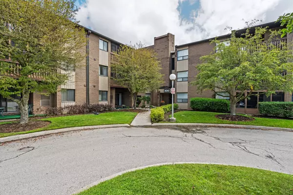 London, ON N6H 4P8,300 Everglade CRES #116