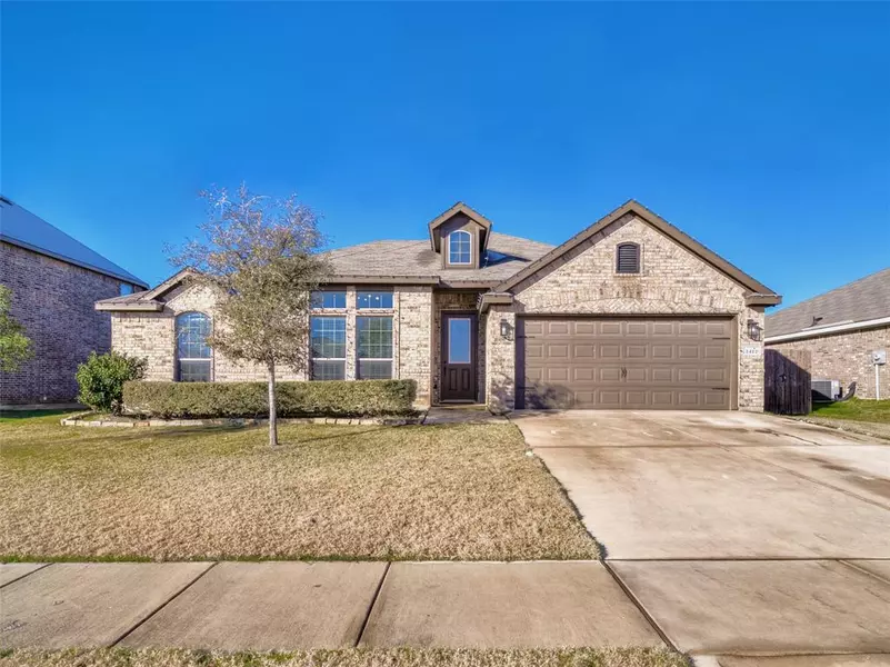 1412 Grassy Meadows Drive, Burleson, TX 76058