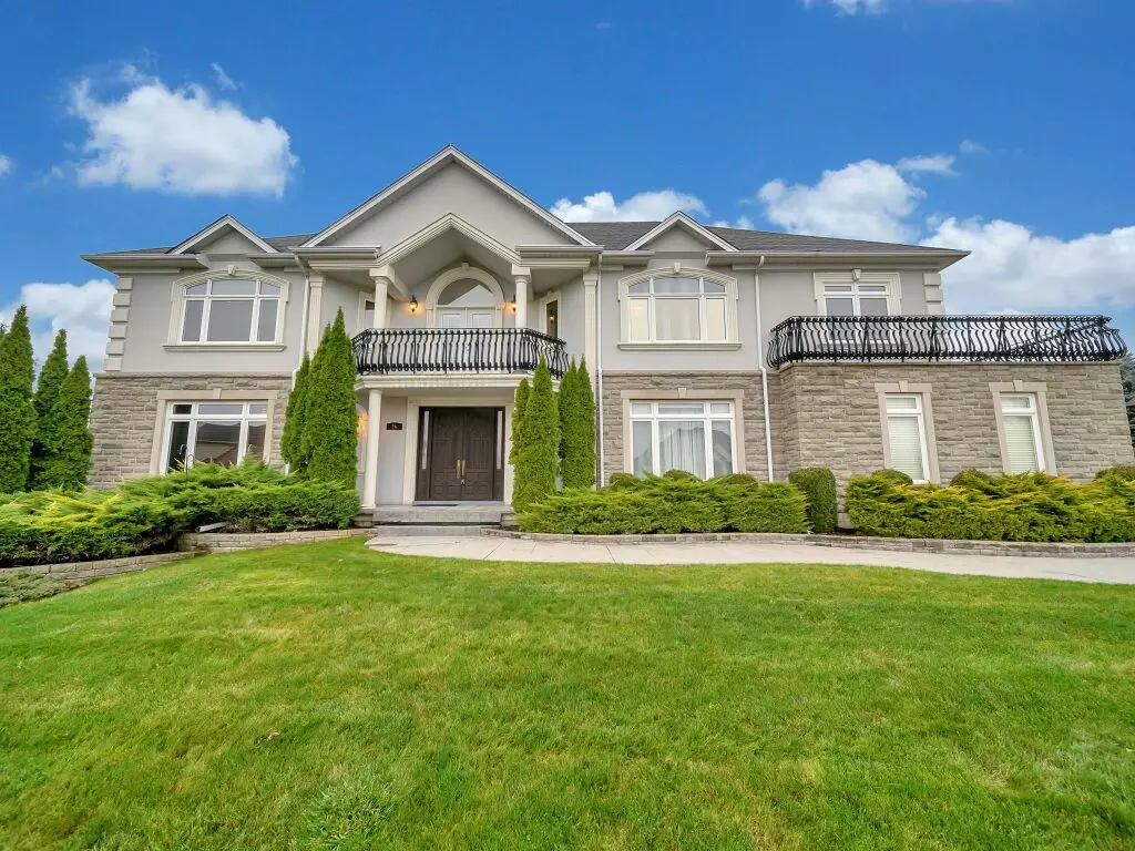 Kitchener, ON N2C 2R4,26 Paddock CT