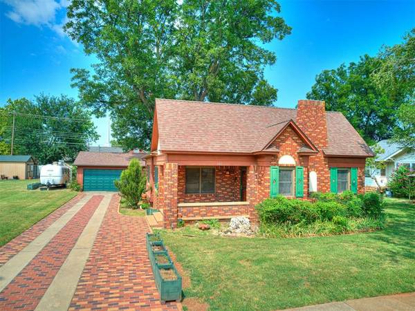 206 SW 3rd Street,  Lindsay,  OK 73052