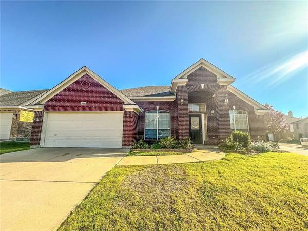 4921 Treeside Drive, Fort Worth, TX 76123