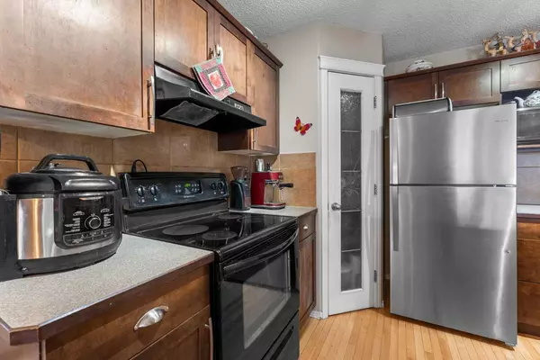 Calgary, AB T3M 0B5,195 Cranberry Close Southeast