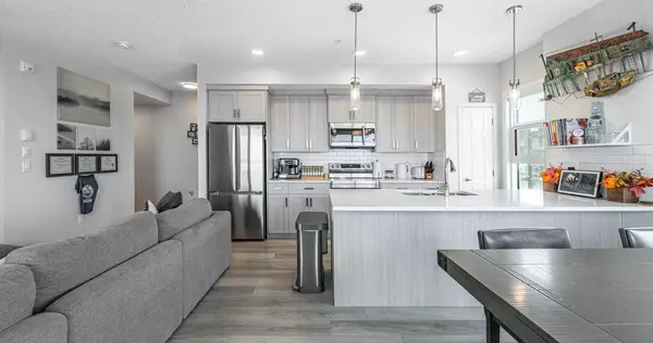 40 Carrington PLZ NW #315, Calgary, AB T3P 1X7