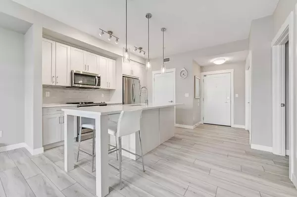 Calgary, AB T2X 4S6,35 Walgrove WALK Southeast #110