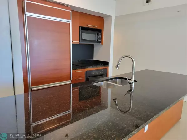 Hallandale Beach, FL 33009,1830 S Ocean Dr  #2005