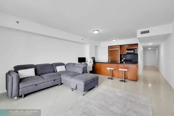 Hallandale Beach, FL 33009,1830 S Ocean Dr  #2005