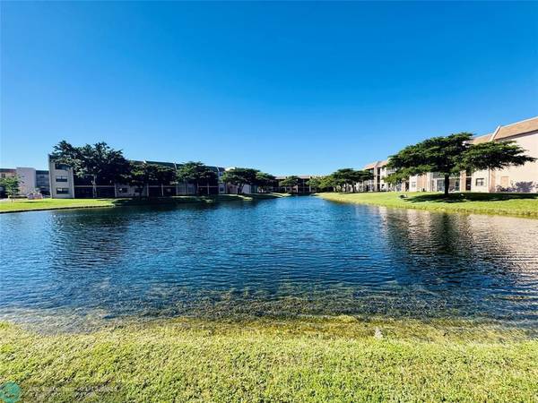 10130 Sunrise Lakes Blvd  #301, Sunrise, FL 33322