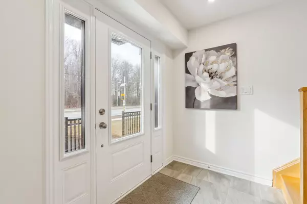 Oakville, ON L6M 5M1,2495 Badger CRES