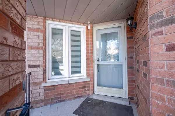 Brampton, ON L6Y 5E8,3 Troutbeck CRES