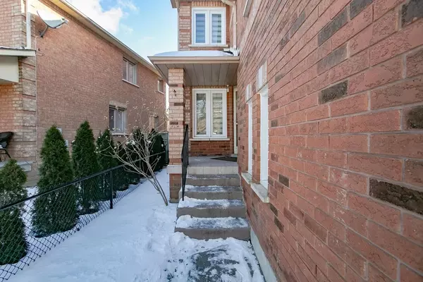 Brampton, ON L6Y 5E8,3 Troutbeck CRES