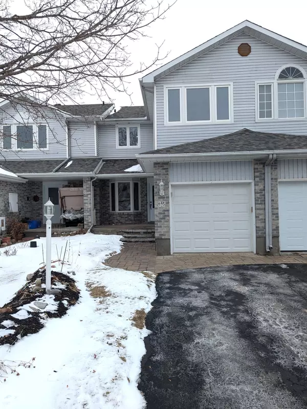 32 WHALINGS CIR, Stittsville - Munster - Richmond, ON K2S 1S4