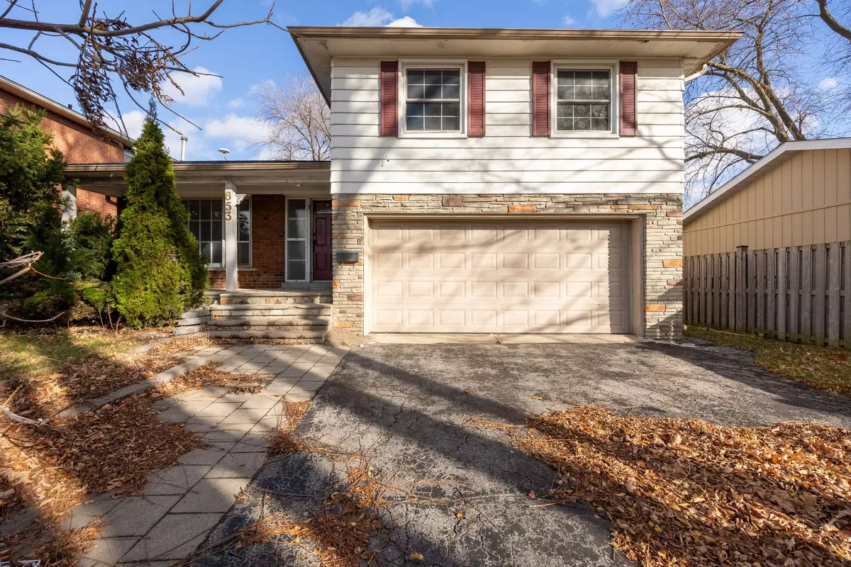 Toronto E10, ON M1C 1T1,653 Meadowvale RD #Upper