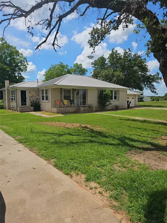 1001 S Fairway Street, Fairfield, TX 75840