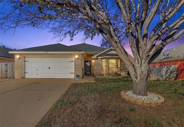 1352 Meadowbrook Lane, Crowley, TX 76036