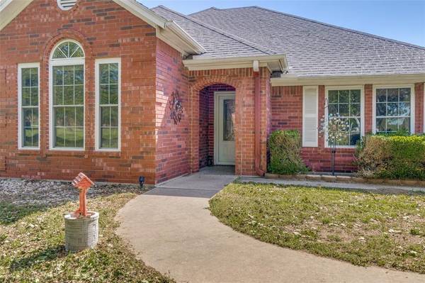 284 Center Hill Road, Gainesville, TX 76240