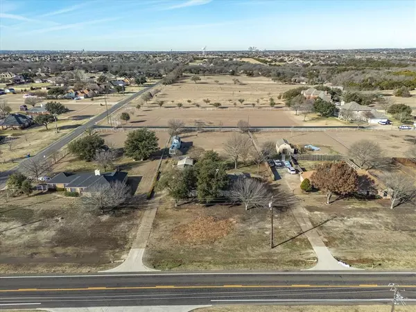 3910 Ovilla Road, Red Oak, TX 75154