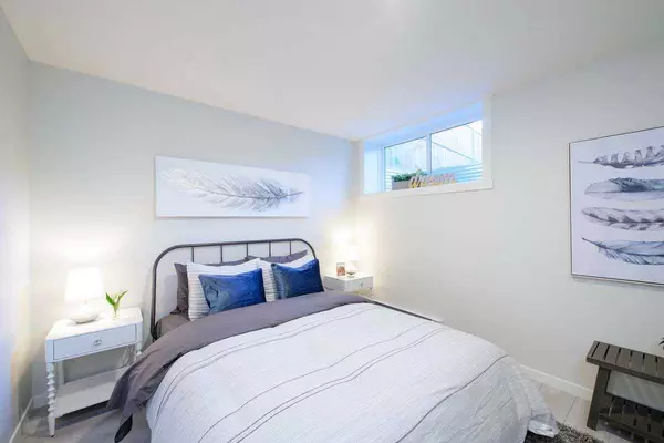 Calgary, AB T4B3P6,14657 1 ST Northeast