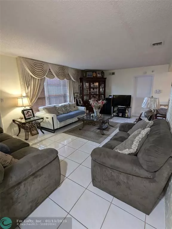 Miramar, FL 33023,7809 Juniper St