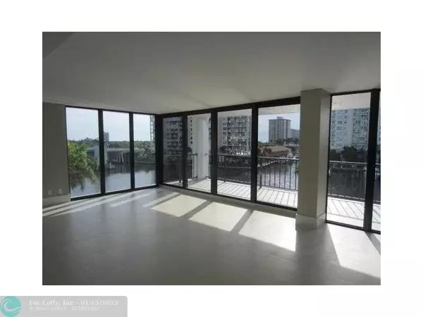 Fort Lauderdale, FL 33304,936 Intracoastal Dr  #5A