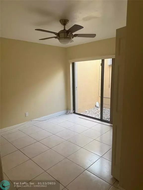 Pembroke Pines, FL 33026,1341 E Golfview Dr  #1341