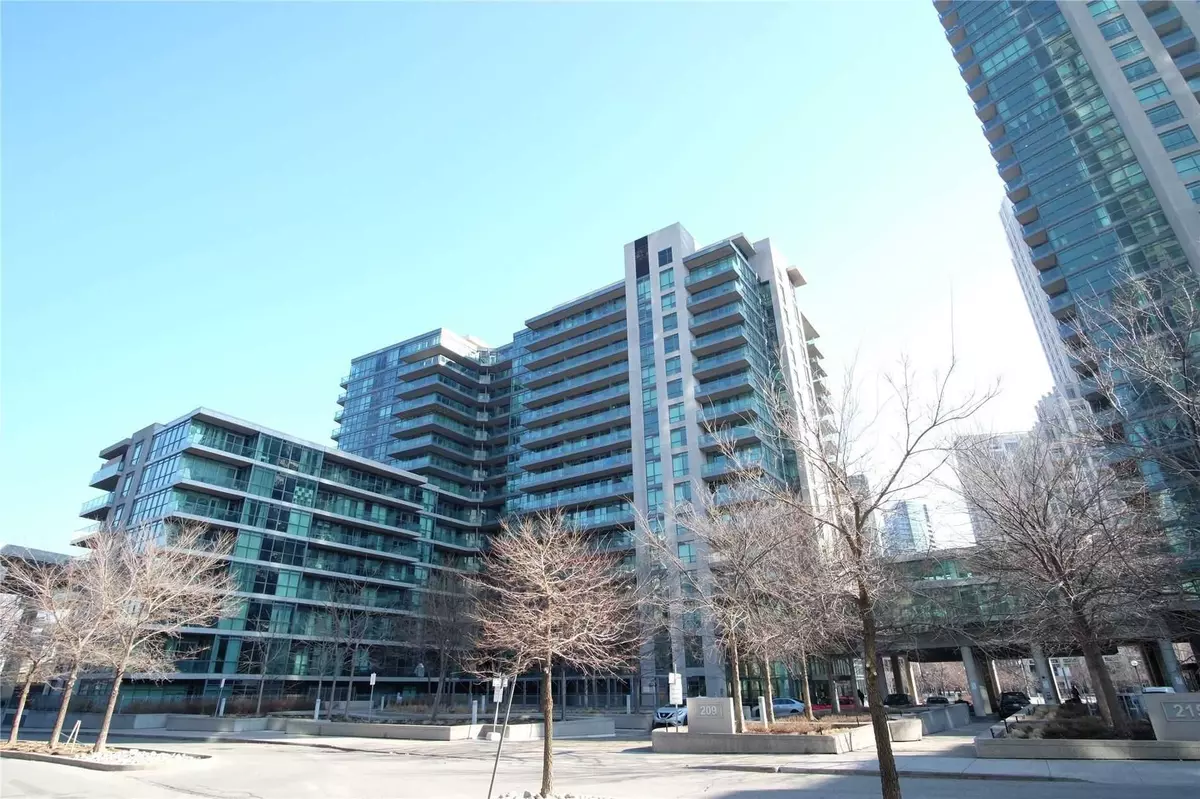 Toronto C01, ON M5V 4A1,209 Fort York BLVD #767