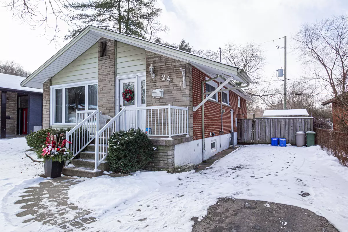 Hamilton, ON L8S 3H5,24 Blackwood CRES #lower