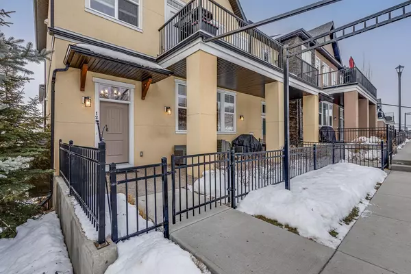 Calgary, AB T3M 1Z3,125 Cranbrook Villas SE