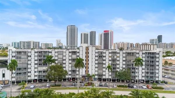 200 Diplomat Pkwy  #521, Hallandale Beach, FL 33009