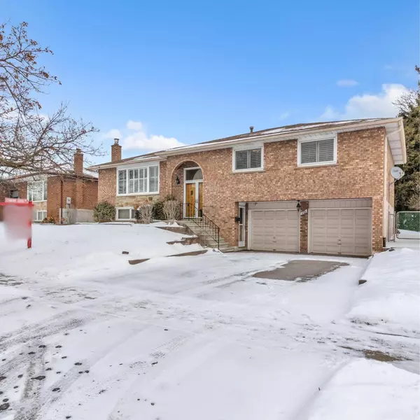 Brampton, ON L6W 3N8,19 Meadowland Gate