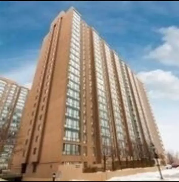 Mississauga, ON L5B 3Z1,145 Hillcrest AVE #404