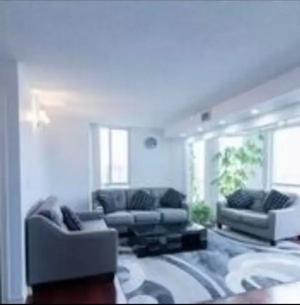 Mississauga, ON L5B 3Z1,145 Hillcrest AVE #404