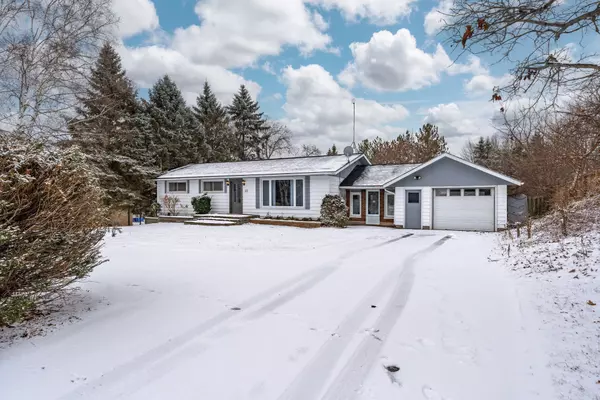 27 Downes AVE, Prince Edward County, ON K0K 2T0