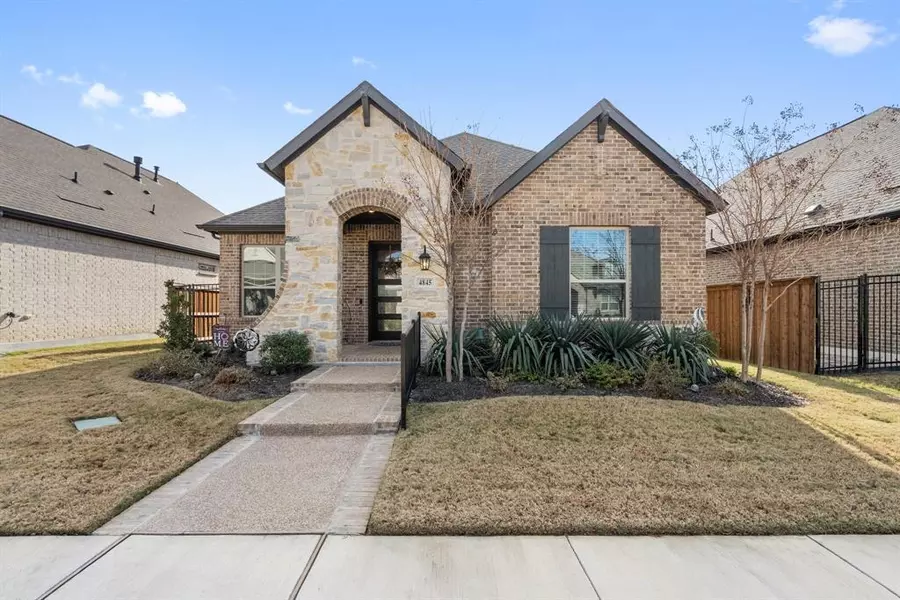 4845 NW Cypress Thorn Drive, Arlington, TX 76005