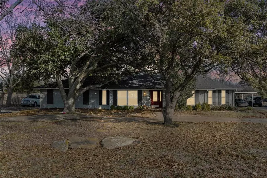 135 Moonlight Drive, Murphy, TX 75094